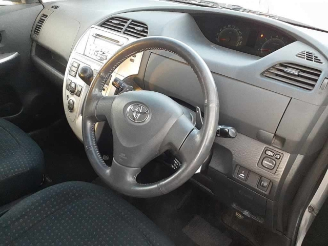 TOYOTA RACTIS 2010