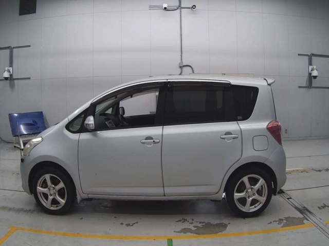 TOYOTA RACTIS 2010