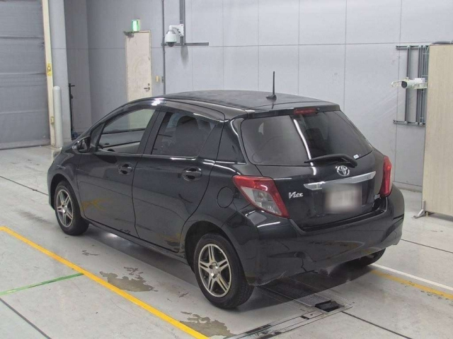TOYOTA VITZ 2011