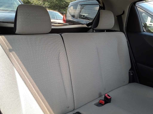 TOYOTA VITZ 2011