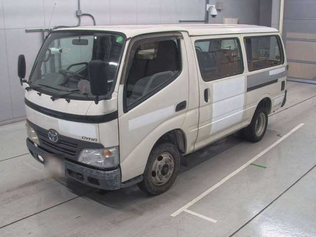 TOYOTA DYNA 2009
