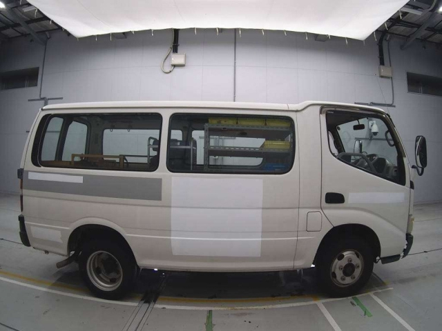 TOYOTA DYNA 2009