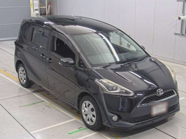TOYOTA SIENTA 2017