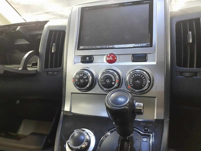 MITSUBISHI DELICA D5 2011