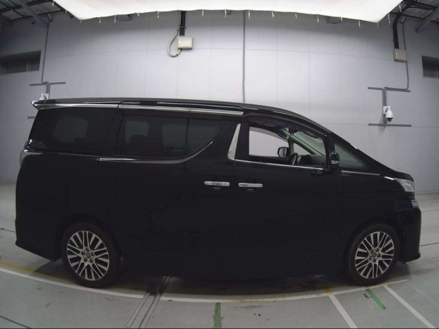 TOYOTA VELLFIRE 2017