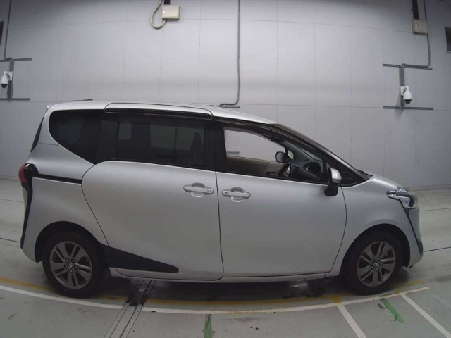 TOYOTA SIENTA 2018