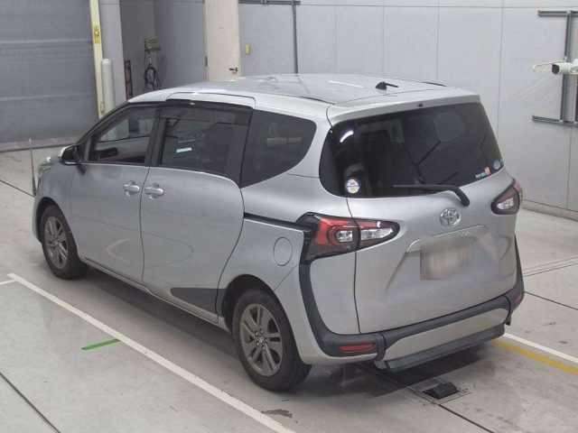 TOYOTA SIENTA 2018