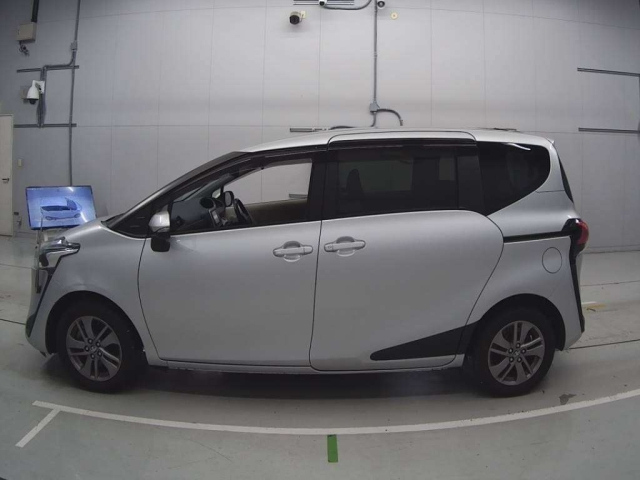 TOYOTA SIENTA 2018