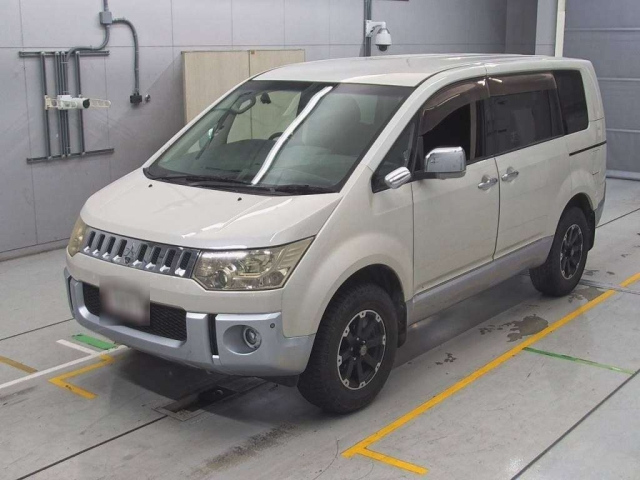 MITSUBISHI DELICA D5 2009