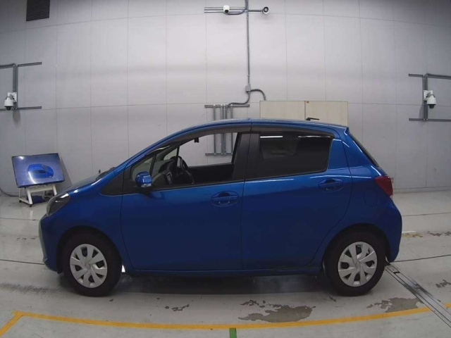TOYOTA VITZ 2014
