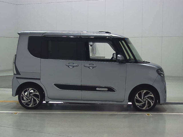 DAIHATSU TANTO 2021