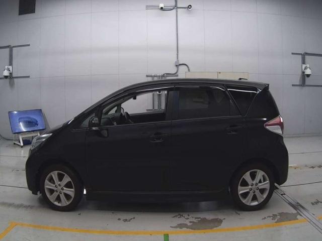 TOYOTA RACTIS 2014