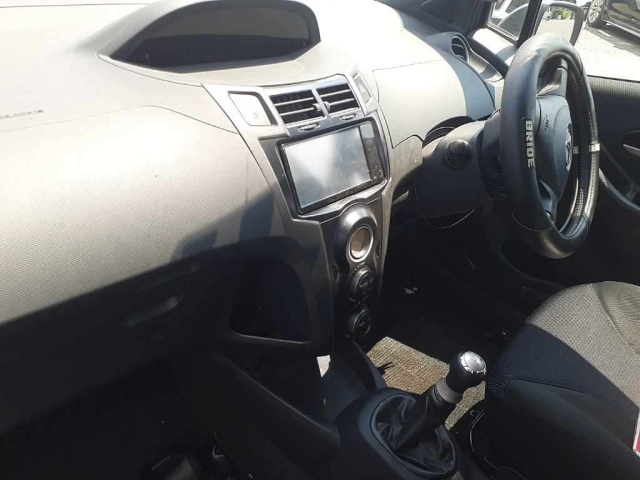 TOYOTA VITZ 2008