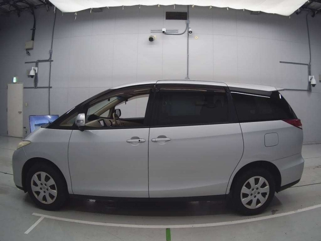 TOYOTA ESTIMA 2013