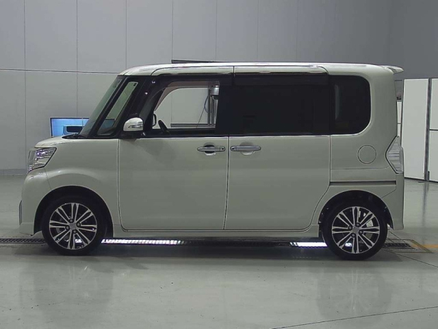 DAIHATSU TANTO 2016