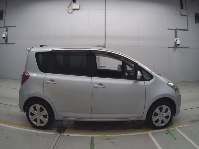 TOYOTA RACTIS 2010