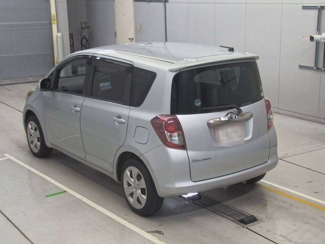 TOYOTA RACTIS 2010