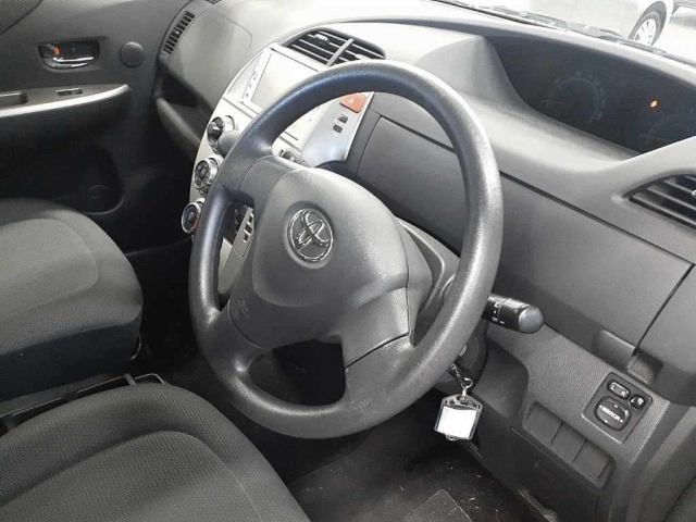 TOYOTA RACTIS 2010