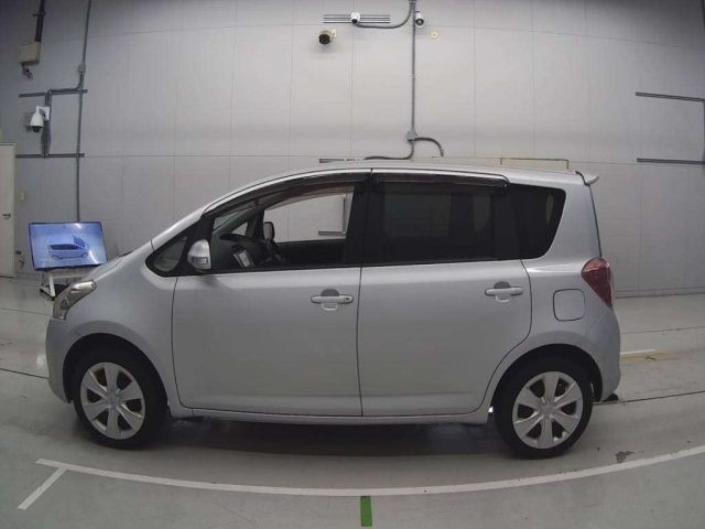 TOYOTA RACTIS 2010