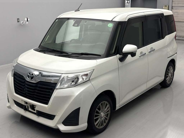 TOYOTA ROOMY 2017