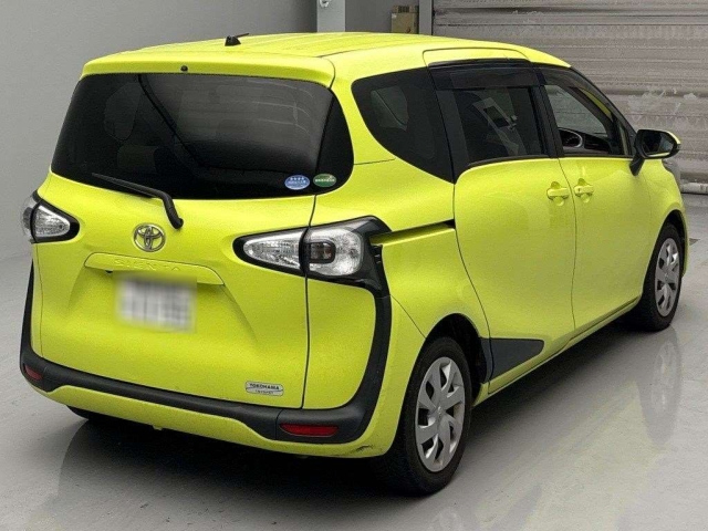 TOYOTA SIENTA 2016