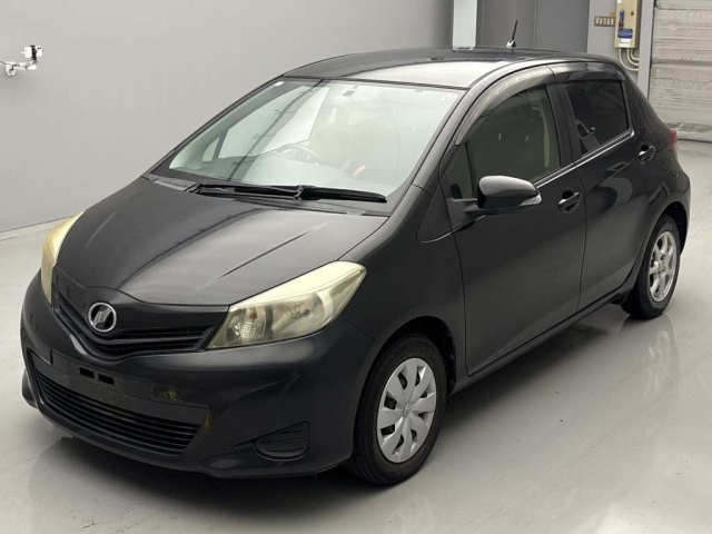 TOYOTA VITZ 2012