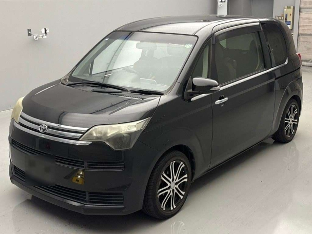 TOYOTA SPADE 2013