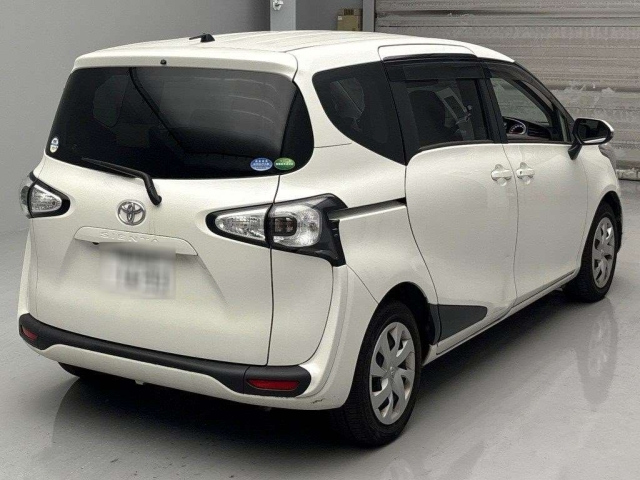 TOYOTA SIENTA 2018