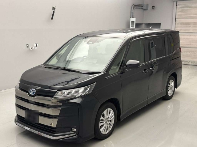 TOYOTA NOAH 2022