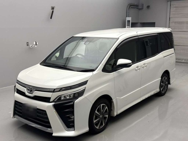TOYOTA VOXY 2020