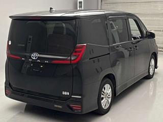 TOYOTA NOAH 2022
