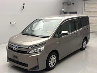 TOYOTA VOXY 2018