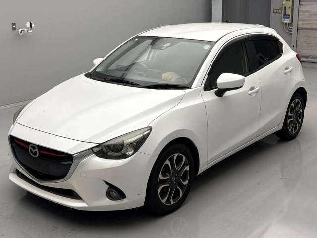 MAZDA DEMIO 2015