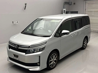 TOYOTA VOXY 2014