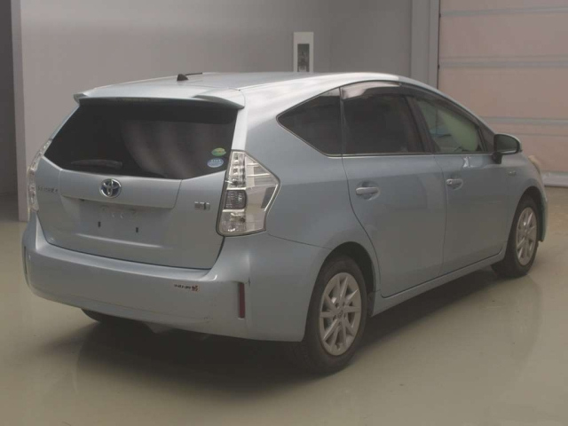 TOYOTA PRIUS ALPHA 2012