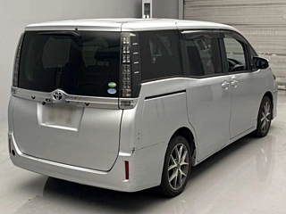 TOYOTA VOXY 2014