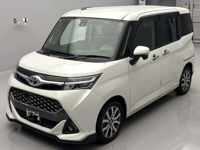 TOYOTA TANK 2018