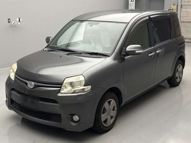 TOYOTA SIENTA 2013