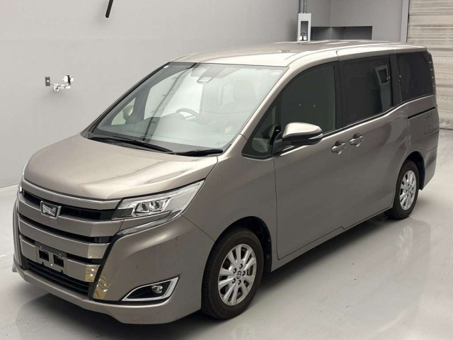 TOYOTA NOAH 2021