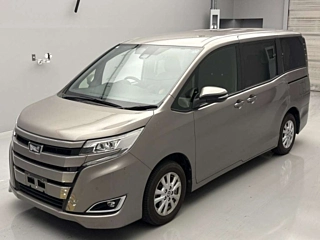 TOYOTA NOAH 2021