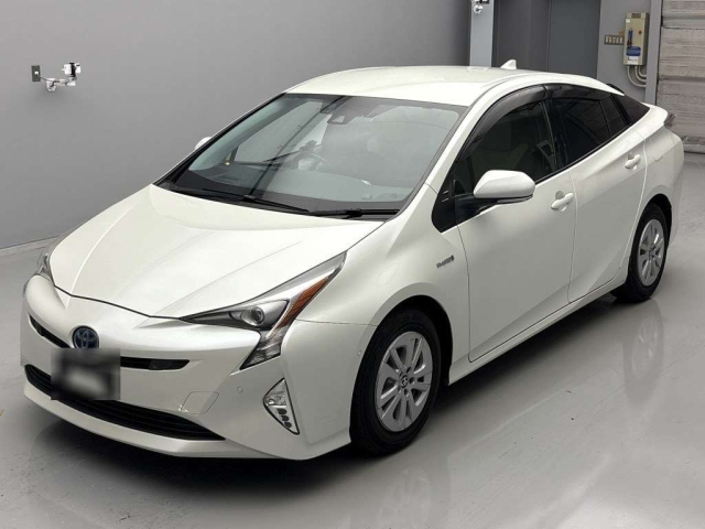 TOYOTA PRIUS 2017