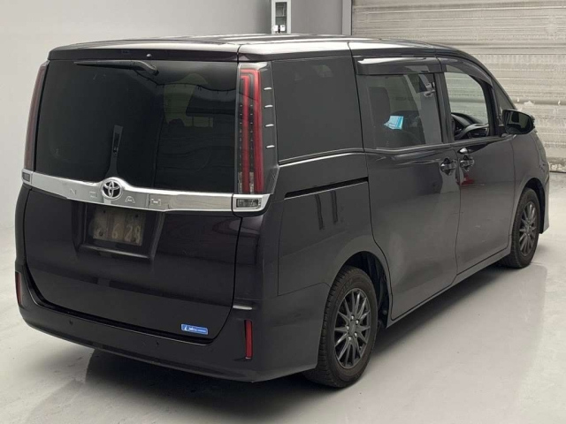 TOYOTA NOAH 2020