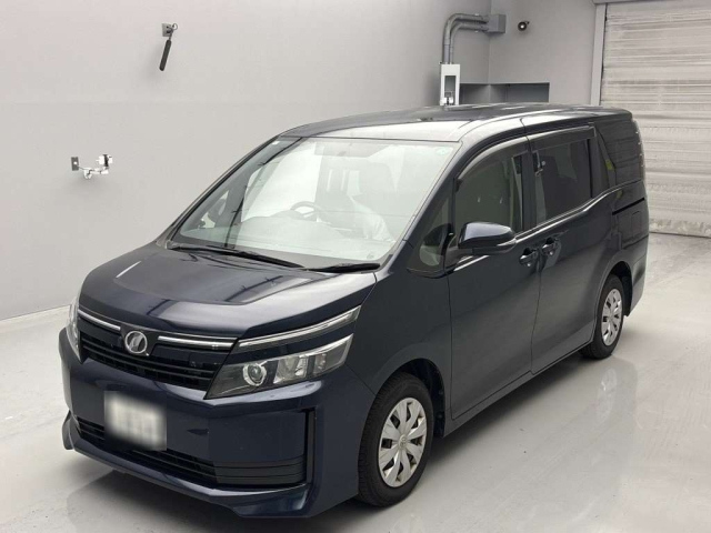 TOYOTA VOXY 2015