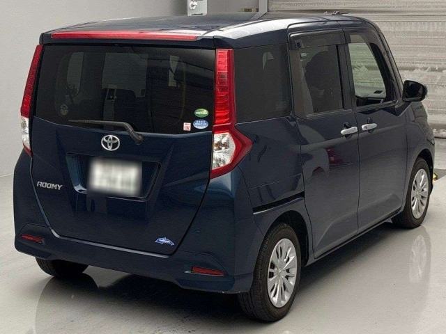 TOYOTA ROOMY 2017