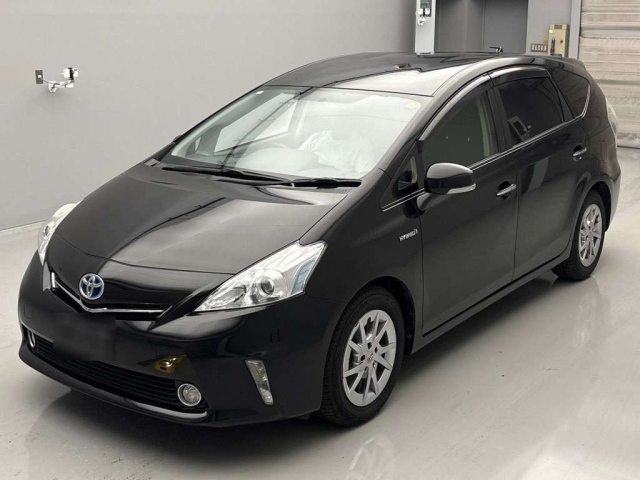 TOYOTA PRIUS ALPHA 2014