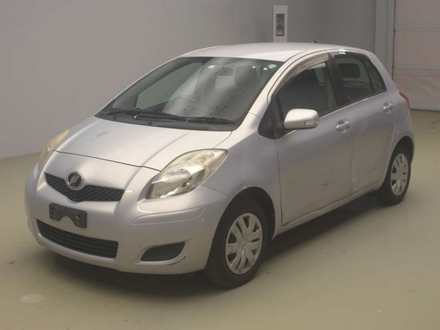 TOYOTA VITZ 2010