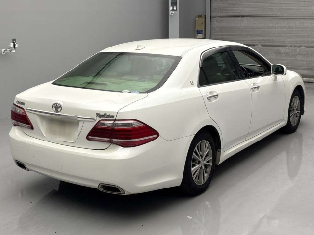 TOYOTA CROWN 2010