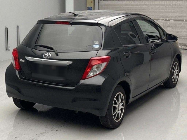TOYOTA VITZ 2012