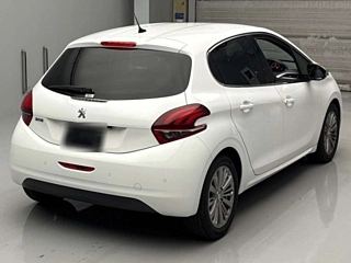 Заказать PEUGEOT 208