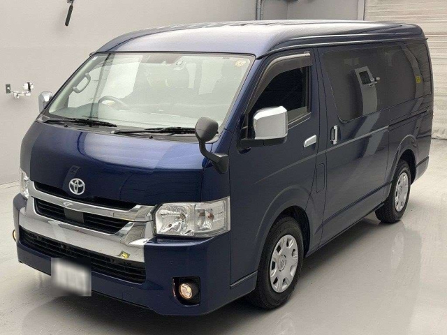 TOYOTA HIACE 2022